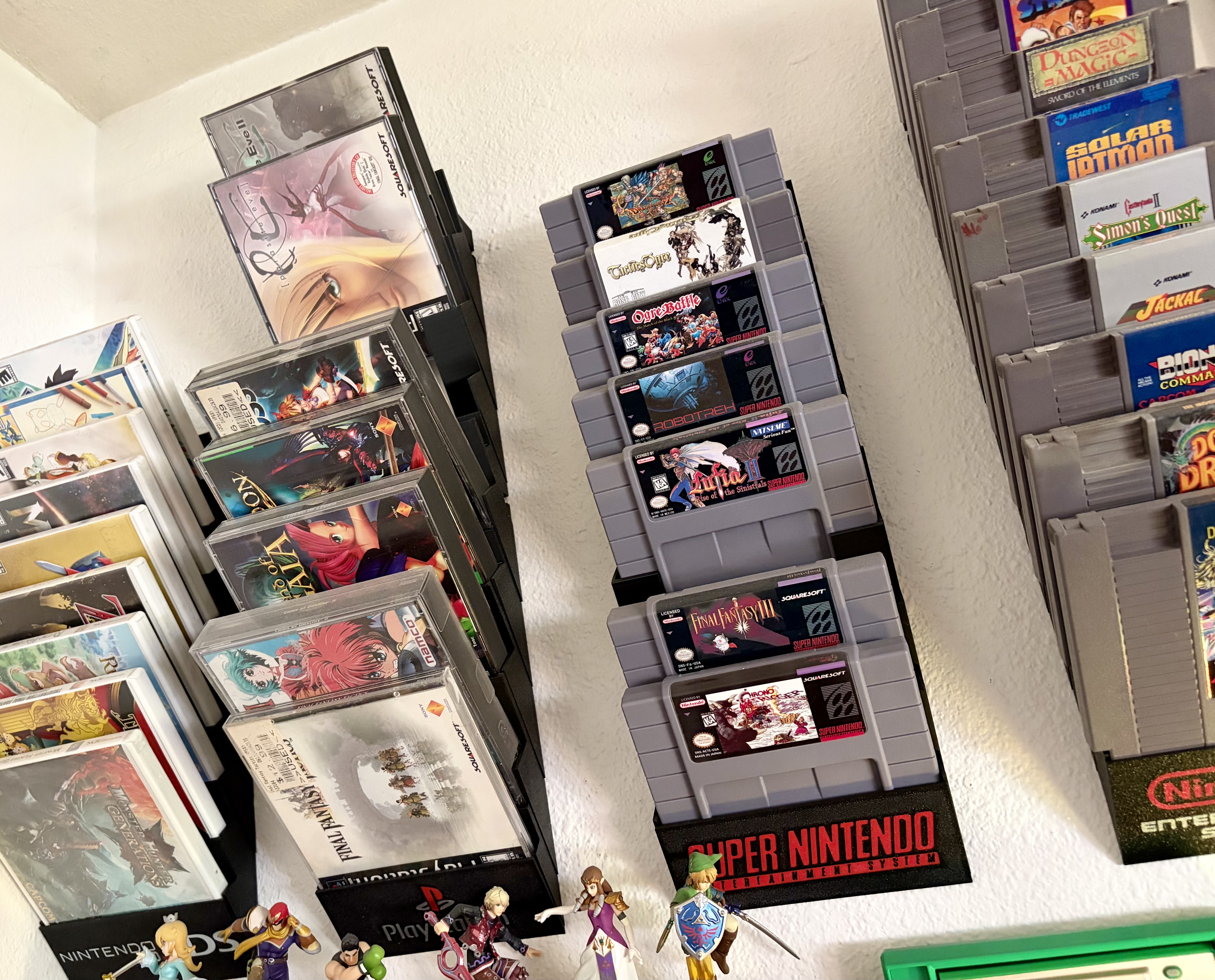 3D printed wall-mounted display racks for SNES NES and retro game cartridge collections